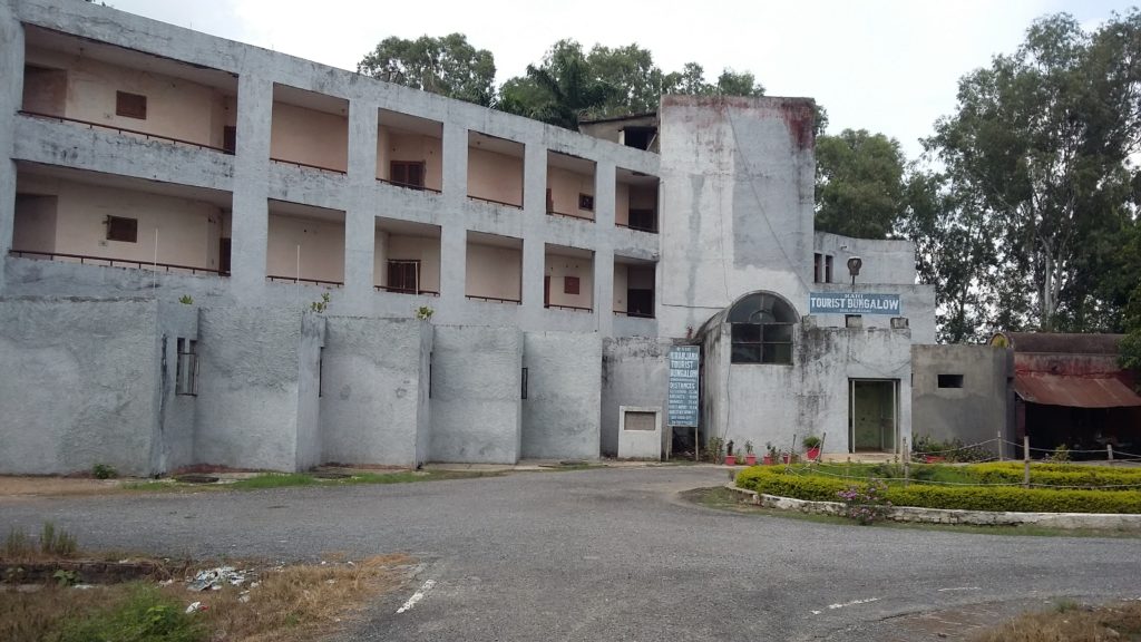 मुख्यमंत्री को भी दे चुका है सेवा अब हो रहा विरान ------