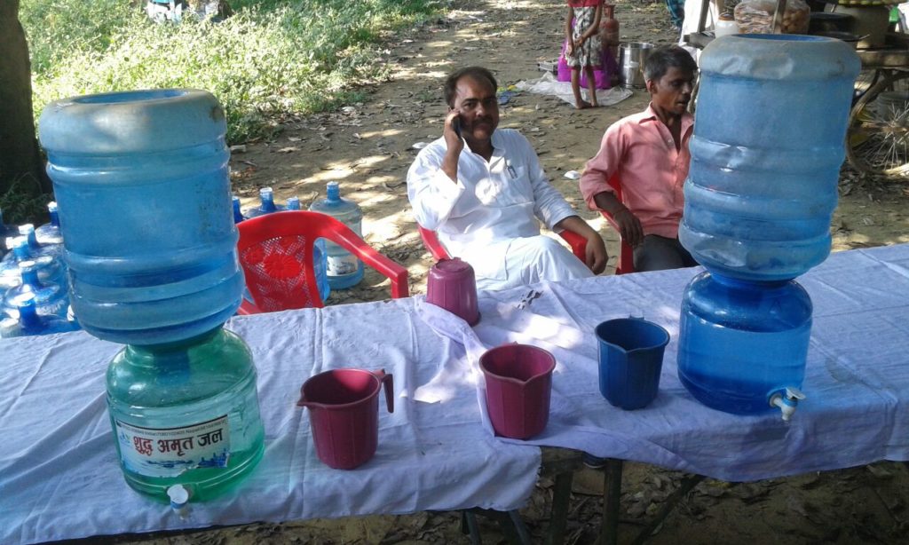 भक्त जनो के लिए मेले मे लगाया प्यायू