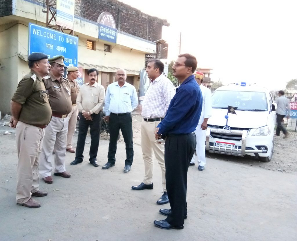 आयुक्त और डीआईजी गोरखपुर ने सोनौली बार्डर किया निरिक्षण ----