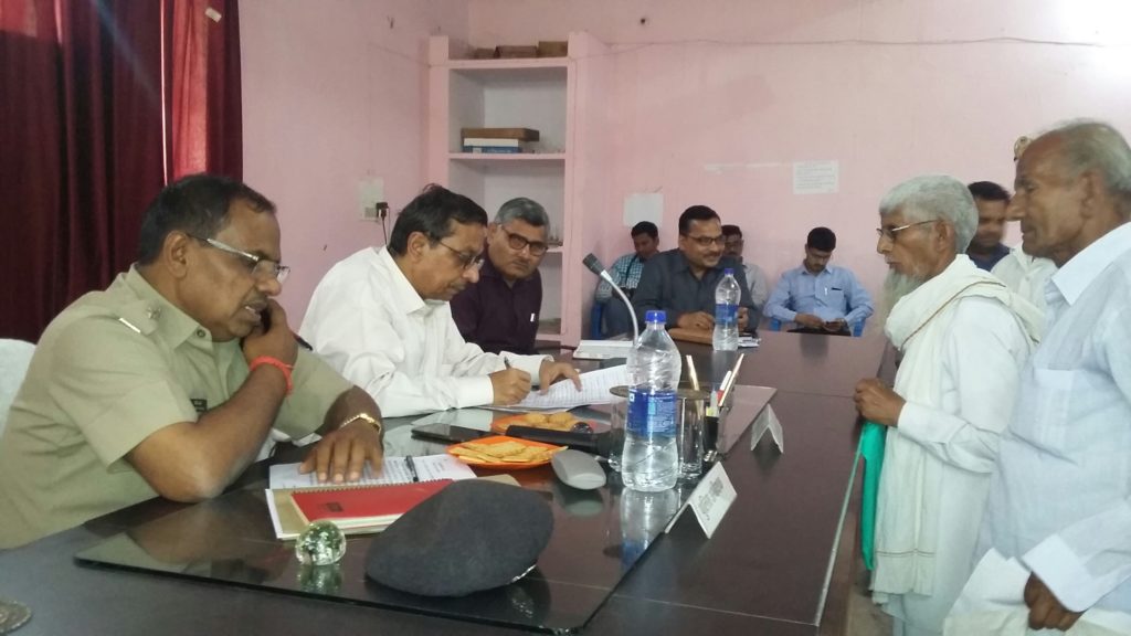 तहसील दिवस के शिकायतों का प्रत्येक विभाग बनाएं रजिस्टर ------ जिलाधिकारी