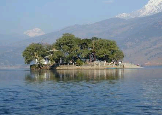 हिमालय की तलहटी में बसे इस आकर्षण को भुलाना मुश्किल