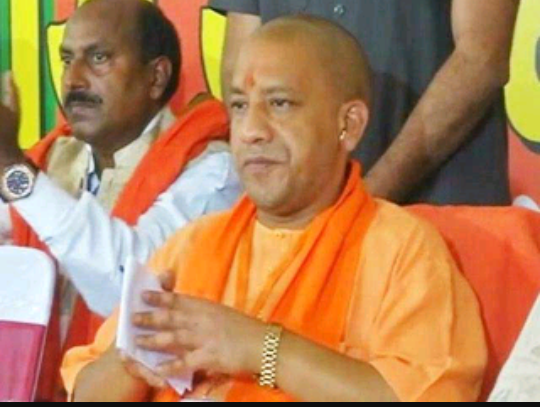 यूपी सरकार सपा की इस योजना पर गिरा सकती है गाज