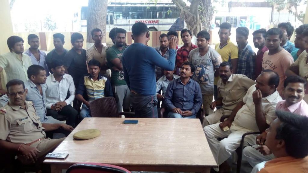 एसएसबी जवान पर मारने पीटने का आरोप ,आक्रोशित व्यापारियो ने पुलिस को दी तहरीर