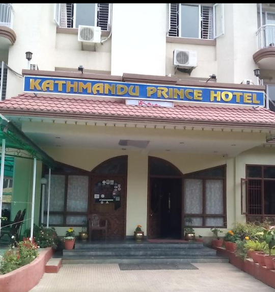 काठमांडू आये सैलानियों को लुभाते हैं ठमेल के होटल - पूरी रात रहती है चहल- पहल