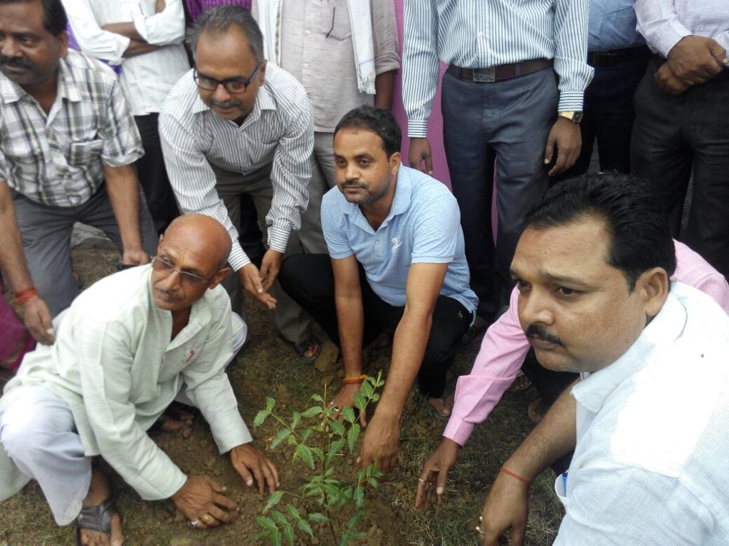 पर्यावरण संरक्षण के लिए लोगों ने लिया शपथ