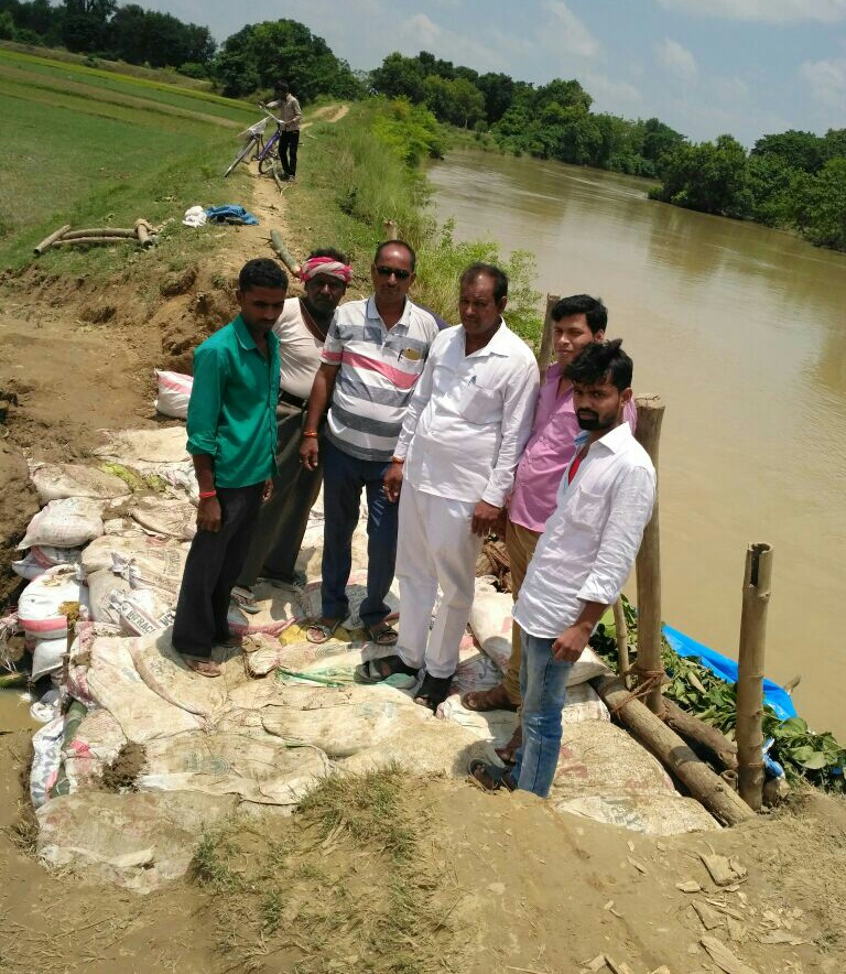 तीन मीटर कटान को भरने में लगे 20 घण्टे। फिर भी अपूर्ण