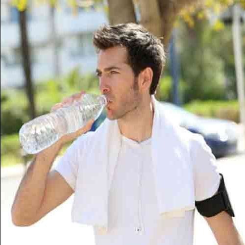 पानी बढ़ाती है पुरुषों की फर्टिलिटी पावर, ऐसे करें इस्तेमाल