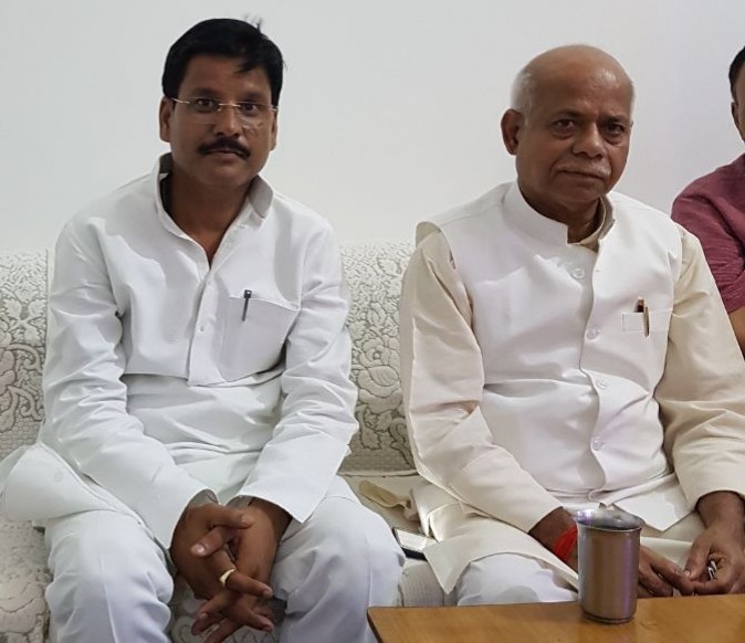 सोनौली : शिवप्रताप शुक्ला को वित्त राज्य मंत्री बनने पर बधाई