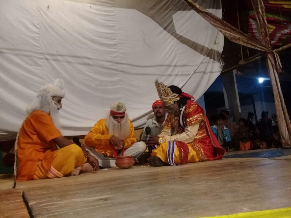 पिपरा में राम जन्म का मंचन हुआ