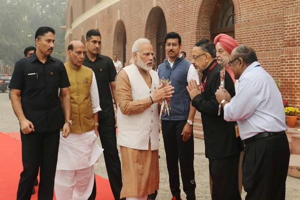 सरदार पटेल की जयंती पर 'रन फॉर यूनिटी', मोदी बोले-लौह पुरुष ने पूरे देश को एक सूत्र में बांधा