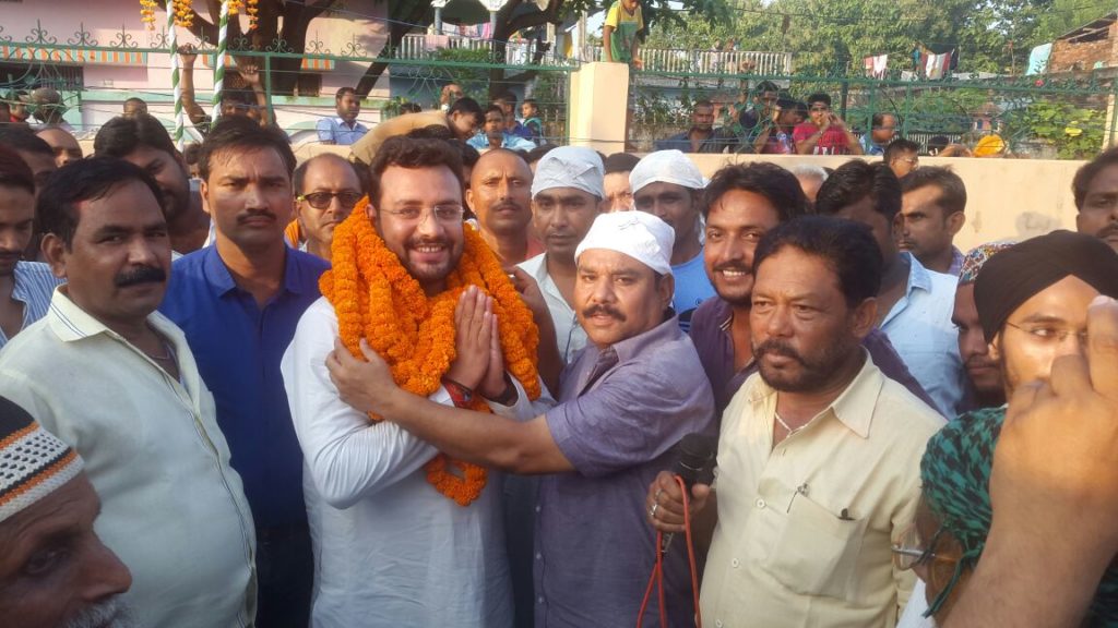 दिखा कौमी एकता का नजारा,ताजिया जुलूस में शामिल हुए हिन्दू   