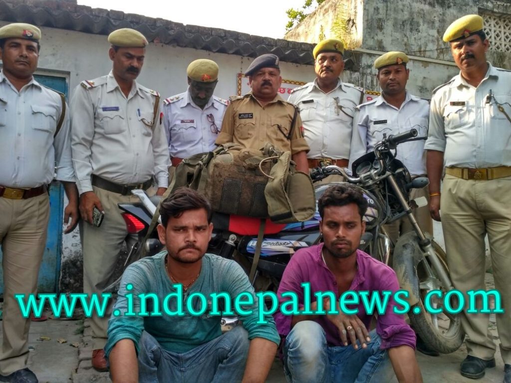 गोरखपुर:कच्ची शराब बनने के पदार्थ के साथ दो युवक गिरफ्तार