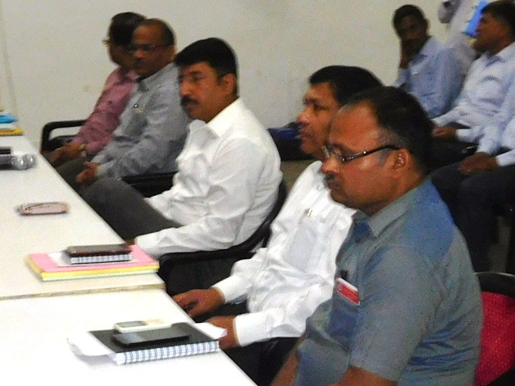 शान्तिपूर्ण एवं पारदर्शी ढ़ंग से मतदान कराना प्रशासन की सर्वोच्च प्राथमिकता है--जिलाधिकारी