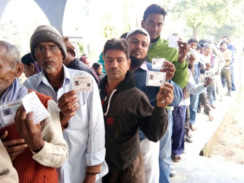 शांतिपूर्ण ढंग से चल रहा है मतदान, मतदाता काफी उत्साह में