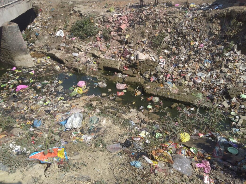 डंडा नहर को बना दिया कचरेवाला नाला, सिंचाई कैसे होगी?