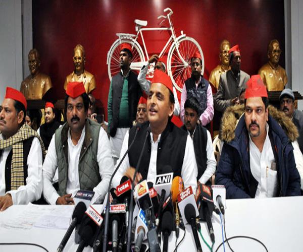 अखिलेश ने EVM पर उठाए सवाल, कहा- नहीं किया जा सकता सरकार पर भरोसा