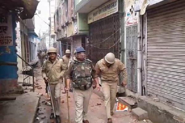 आगरा में तिरंगा यात्रा के दौरान 2 पक्षों में झड़प, लगा अघोषित कर्फ्यू