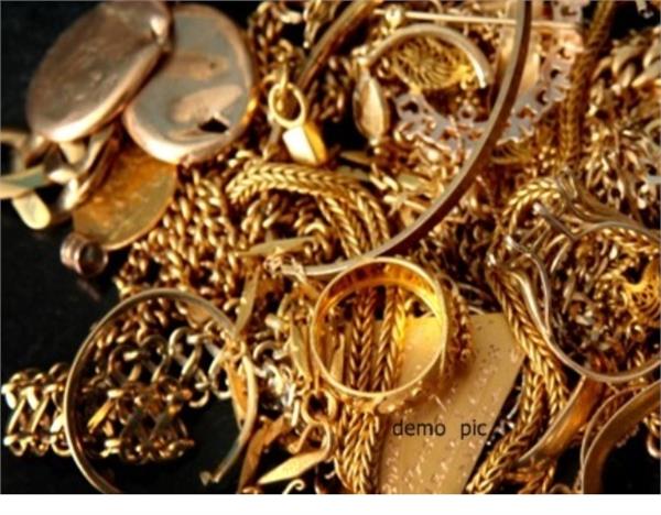 गोरखपुर से लखनऊ आ रही बस में मिला लावारिस बैग,खोला तो उड़े सबके होश