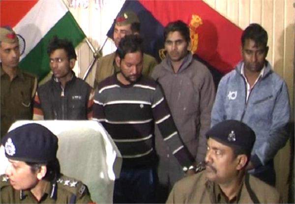 रोज-रोज की छेड़छाड़ से तंग आकर युवती ने लगाई खुद को आग,आरोपी गिरफ्तार