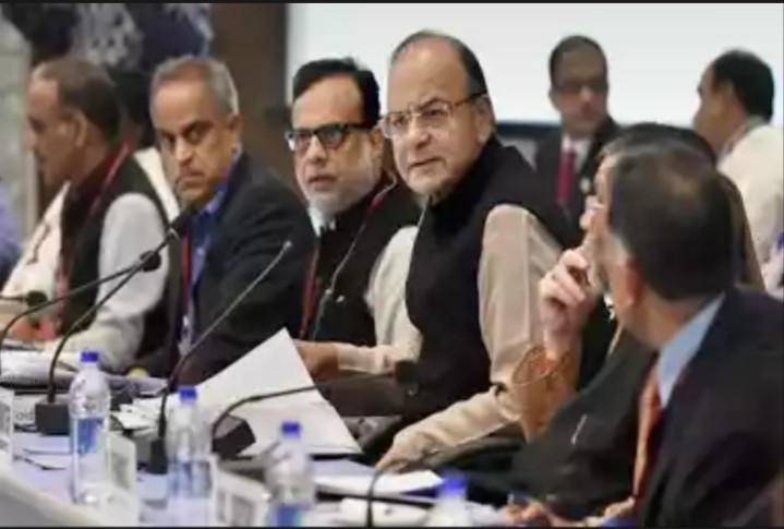 आम आदमी को राहत, 29 वस्तुओं और 53 सेवाओं पर घटेगी GST की दर