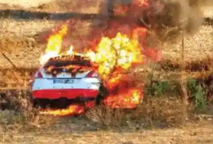 नोएडाः चलती कार में लगी आग,मां-बेटे जिंदा जले