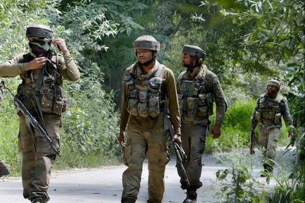 जम्मू-कश्मीर:अनंतनाग में सुरक्षा बलों ने ढेर किए तीन आतंकी