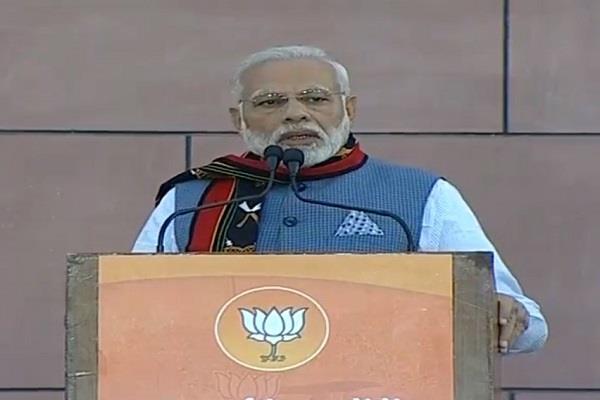 PM मोदी ने 'अजान' के लिए 2 मिनट तक रोका विजयी भाषण