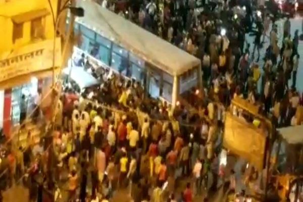 लखनऊ में बैकाबू बस ने पांच लोगों को रौंदा, तीन की मौके पर मौत, दो घायल