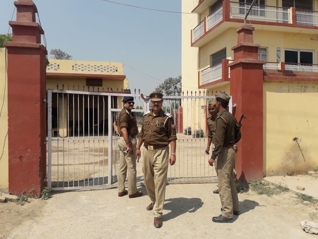 सोनौली में पूर्व काबीना मंत्री के गुर्गों ने ट्रक चालक को पीटकर किया अधमरा, एक हिरासत में