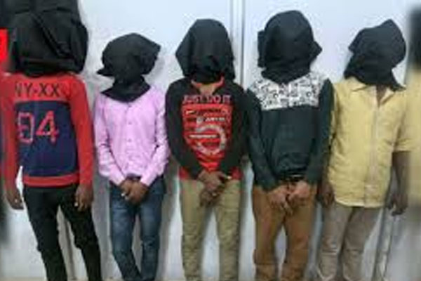 देह व्यापार में लिप्त पांच गिरफ्तार
