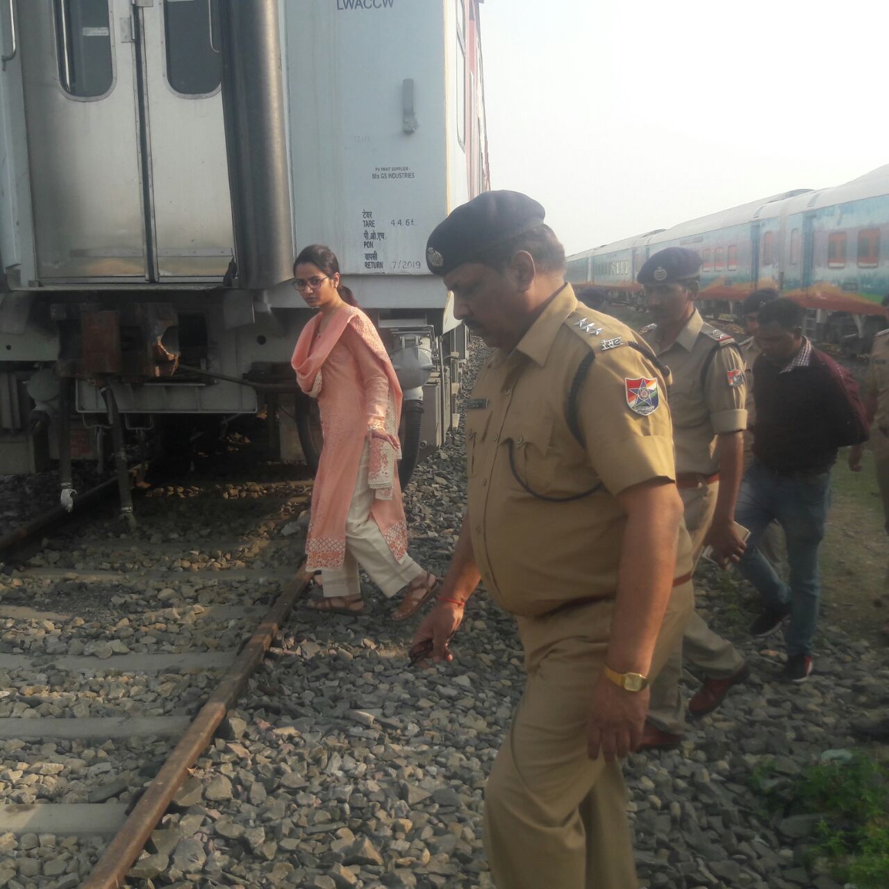 सुरक्षा आयुक्त लखनऊ,ने किया आनंद नगर रेलवे स्टेशन का औचक निरीक्षण