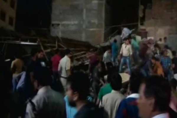इंदौर:होटल की चार मंजिला इमारत ढही, 3 की मौत, कई लोगों के दबे होने की आशंका !
