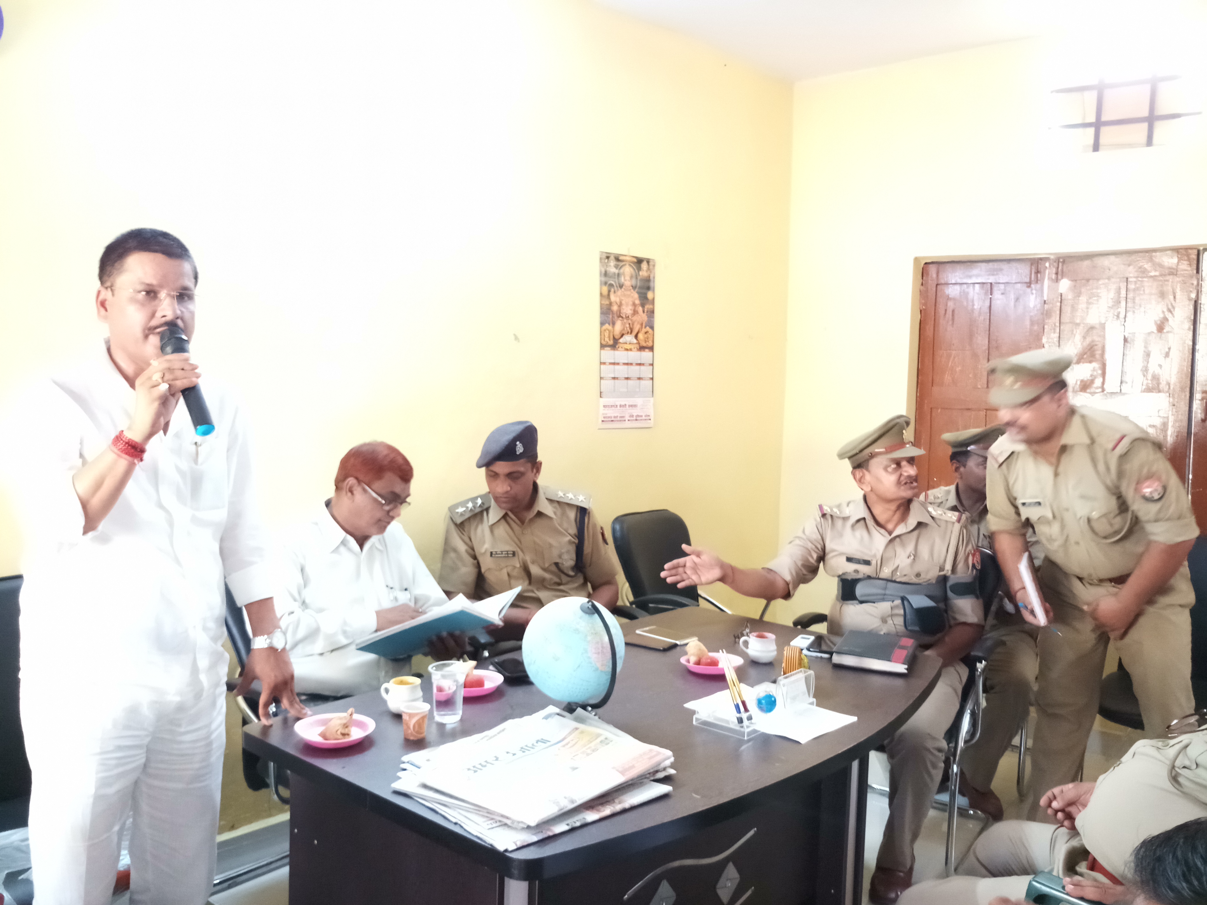 सौहार्द पूर्ण वातावरण में मनाये पर्व:उपजिलाधिकारी नौतनवा