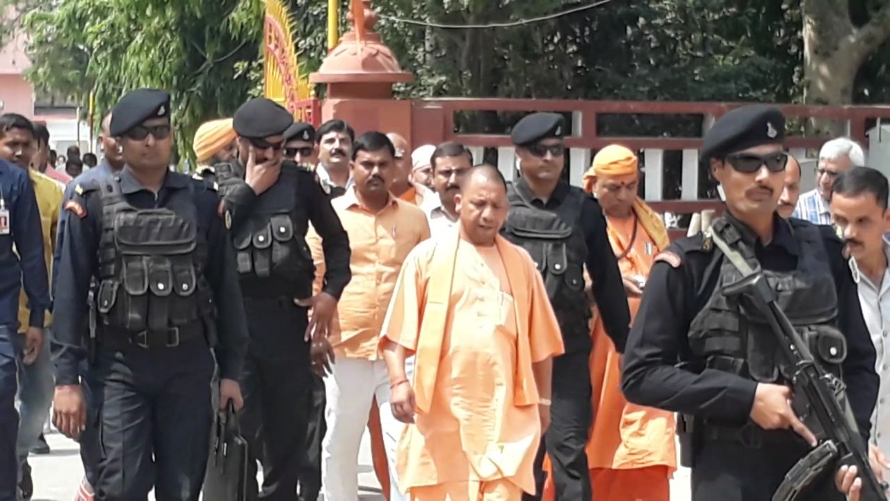 मुख्यमंन्त्री के जनता दरबार में फरियादियो की उमड़ी भीड़