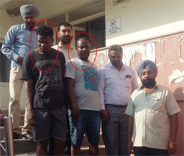 दो नाइजीरियन आधा किलो हैरोइन सहित गिरफ्तार