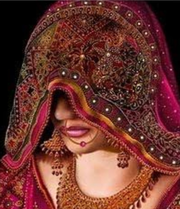 सुहागरात पर पत्नी के पास भेज दिया दोस्त को नपुंसक पति ने।