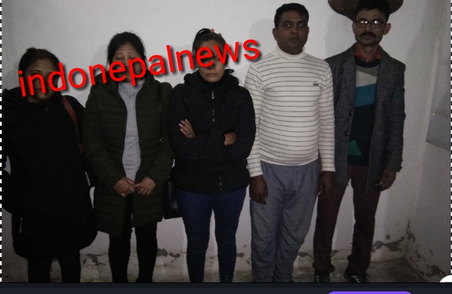 दुबई भेजी जा रही तीन नेपाली लड़किया पकड़ी गयी,दो दलाल गिरफ्तार