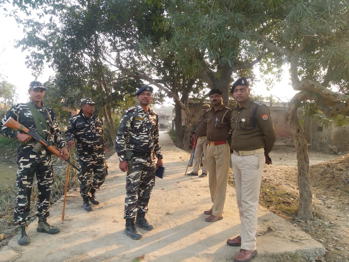 उर्वरक की तस्करी, सीओ नौतनवा ने एसएसबी टीम के साथ मारा छापा।