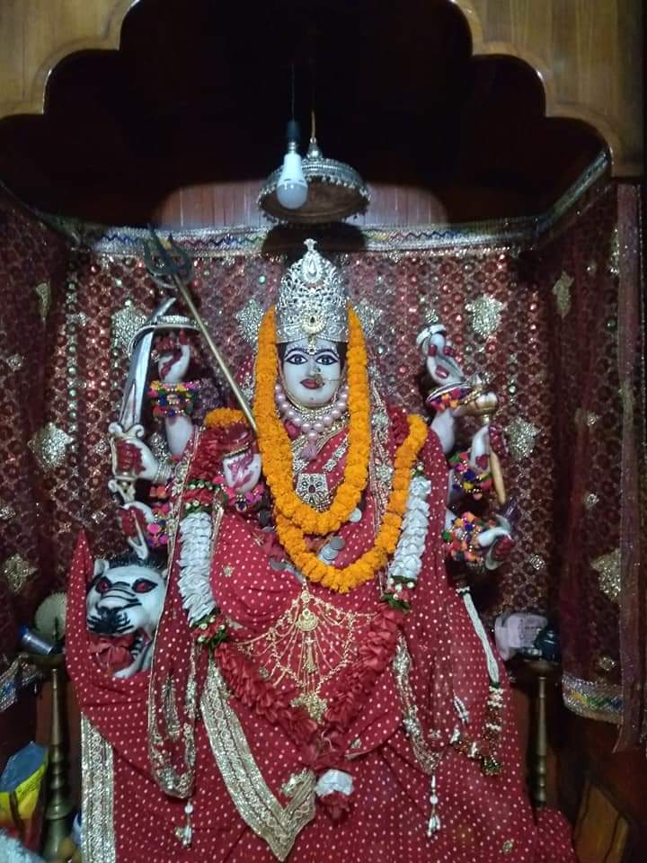 नौतनवा: माता बनैलिया के दरबार से नहीं लौटता कोई खाली हाथ।