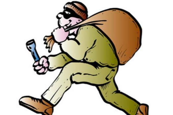 तस्करी का रेडीमेड कपड़ा बरामद,नौतनवां के तीन युवक गिरफ्तार