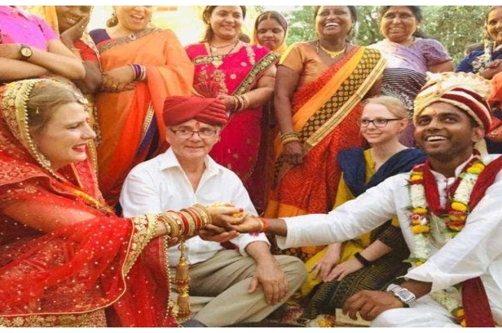 ...और हुआ प्रेम तो महराजगंज की बहू बन गयी जर्मनी की बेटी