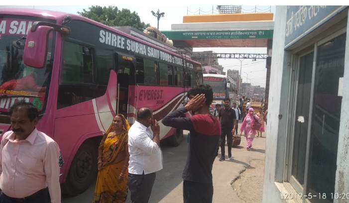 सोनौली बार्डर: जाम को देखते हुए बॉर्डर पर दी गई ढील