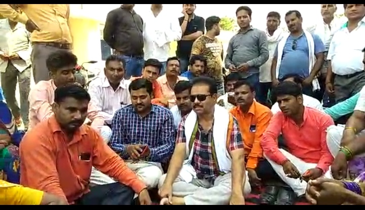 नौतनवा: टोल टैक्स पर उमड़े जनसैलाब को देख,बैकफुट पर आया टोल व्यवस्थापक: गुड्डू खान