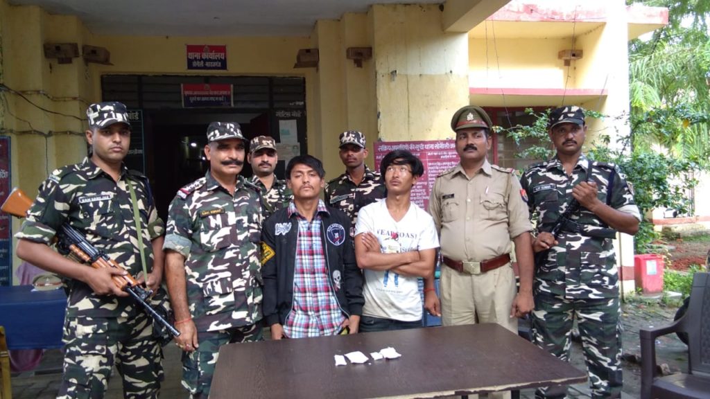 सोनौली: हेरोइन की तस्करी मे दो नेपाली युवक गिरफ्तार,74 लारव की हेरोइन बरामद