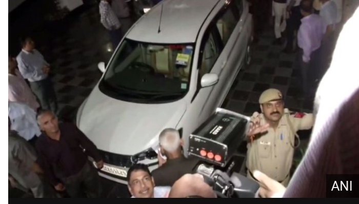 पूर्व वित्त मंत्री पी०चिदंबरम सीबीआई हिरासत में