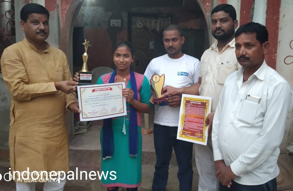 लैटिविया देश के एक दिन के उच्चायुक्त के घर पहुंचे सुधीर त्रिपाठी, दी शुभकामना