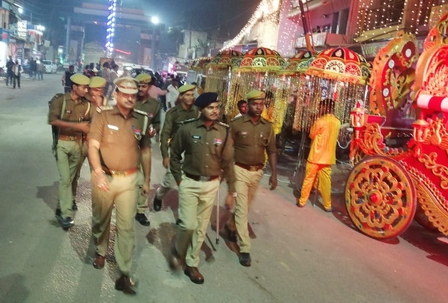 सोनौली: सीओ ने पैदल मार्च कर व्यापारियों को सुरक्षा का कराया एहसास