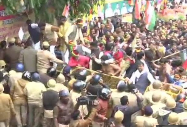 नागरिकता संशोधन कानून: लखनऊ में प्रगतिशील समाजवादी पार्टी का प्रर्दशन