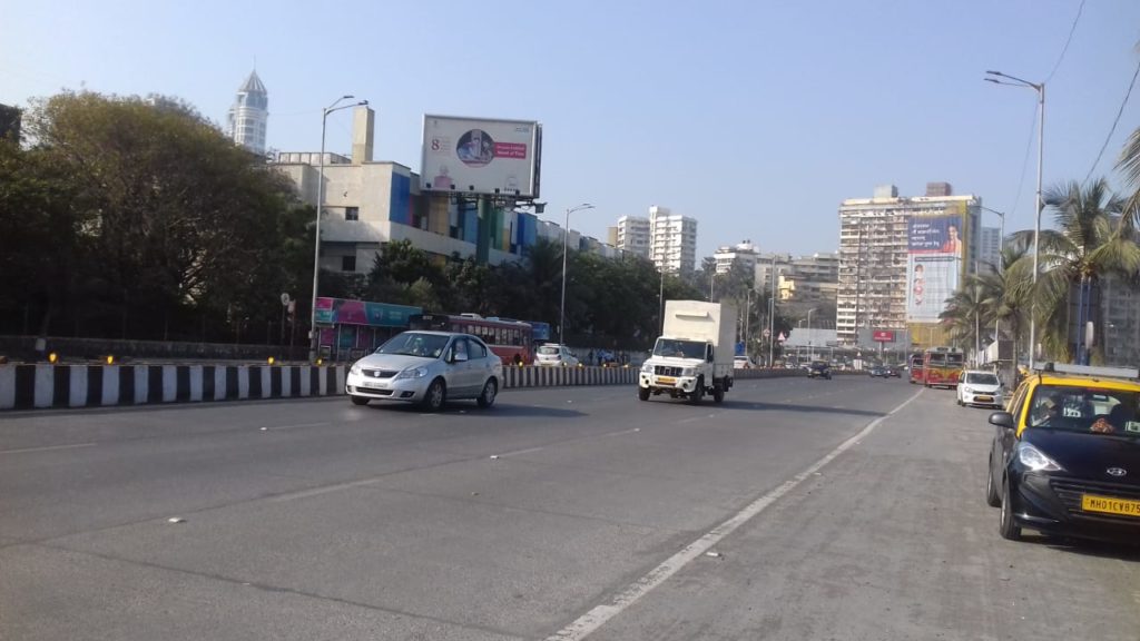 कोरोना के खौफ से धीमी हुई मुंबई की रफ्तार 