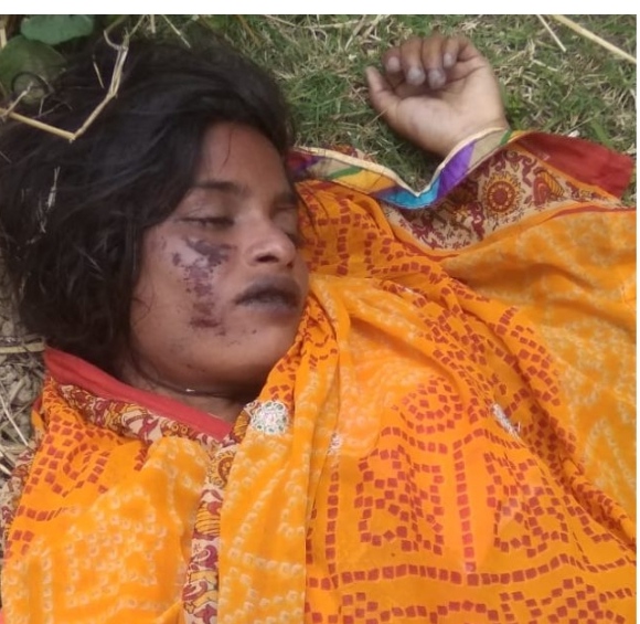 हत्या कर फेंकी गई 32 वर्षीय महिला का मिला अज्ञात शव पहुंची पुलिस